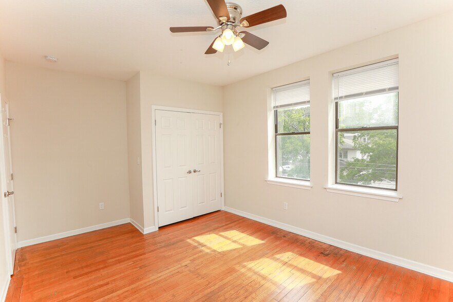 More Photos Of 1000 Gates Ave, Norfolk Apartments For Sale