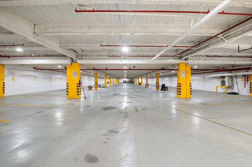 More Photos Of 1975 Linden Blvd, Elmont Medical For Lease