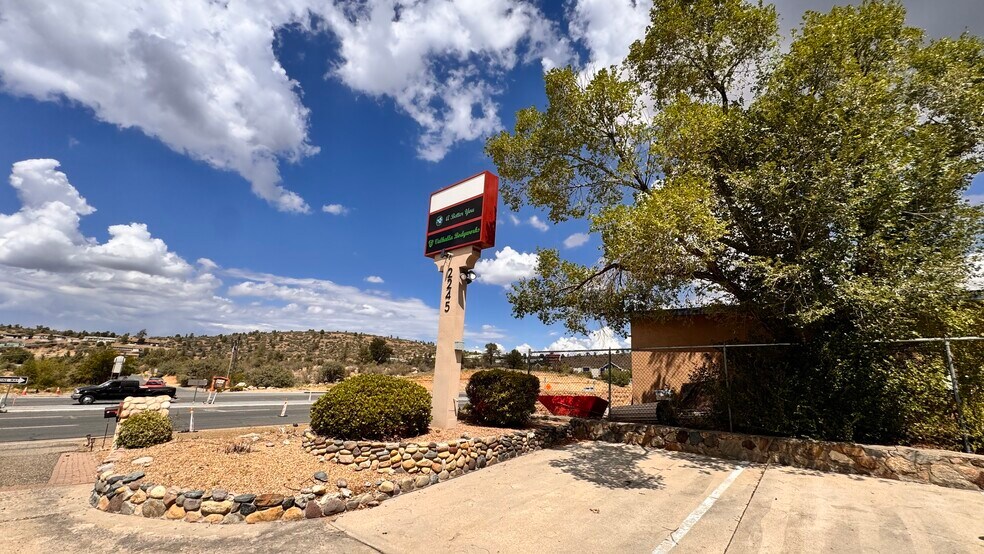 More Photos Of 2245 E State Route 69, Prescott Veterinarian Kennel For Sale