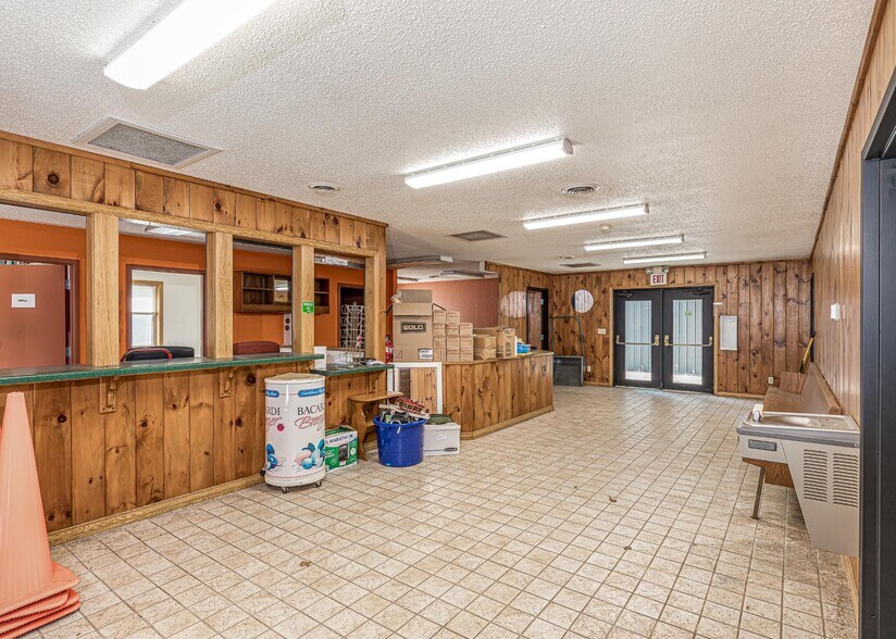 More Photos Of 5611 Highway 51, Hazelhurst Specialty For Sale