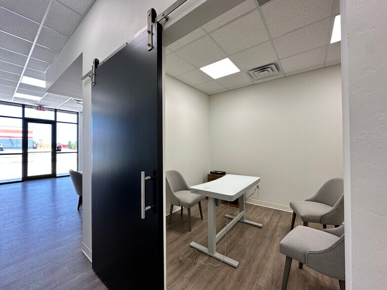 More Photos Of 901 E Main St, Yukon Coworking Space