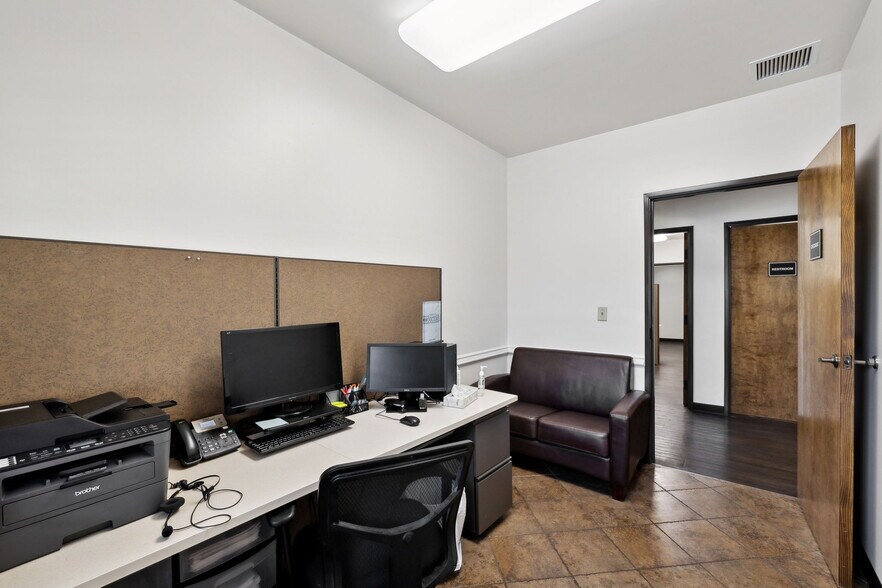More Photos Of 2128 Babcock Rd, San Antonio Medical For Sale