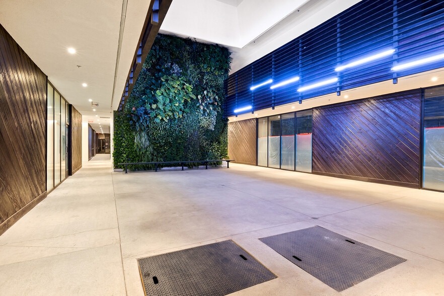 More Photos Of 19500-19510 Ventura Blvd, Tarzana Medical For Lease