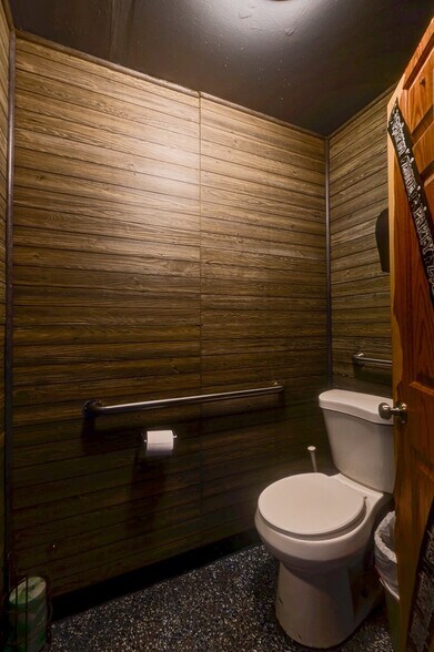 More Photos Of 2826 Chicago Rd, South Chicago Heights Restaurant For Sale