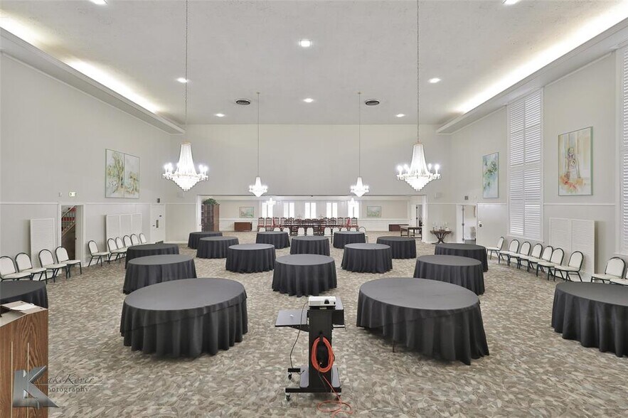 More Photos Of 3425 S 14th St, Abilene Lodge Meeting Hall For Sale