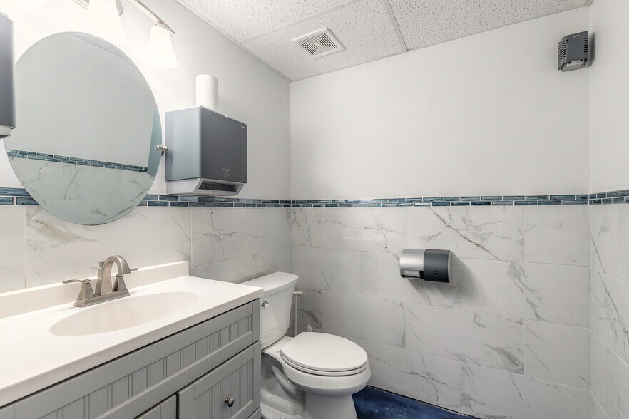 More Photos Of 430 Andalusia Ave, Ormond Beach Warehouse For Lease