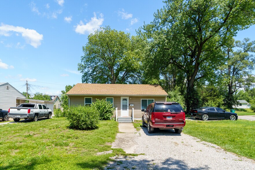 More Photos Of , Cahokia Multifamily For Sale
