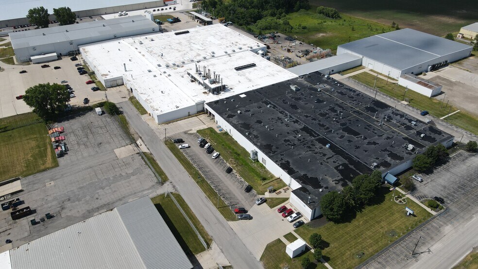 More Photos Of 555 Linfoot St, Wauseon Warehouse For Lease