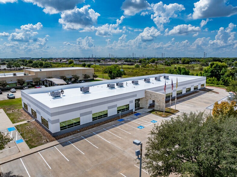 More Photos Of 10401 Town Park Dr, Houston Medical For Lease