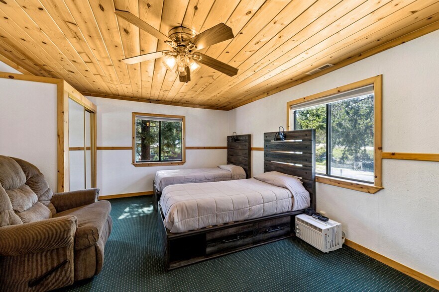 More Photos Of 804 Hwy 50, South Lake Tahoe Lodge Meeting Hall For Sale