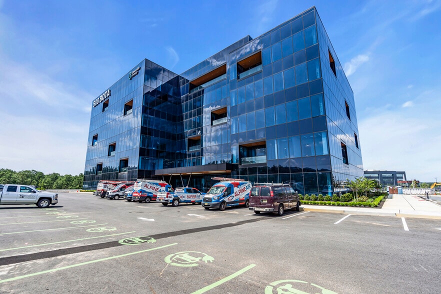 More Photos Of 500 Boulevard of Americas, Lakewood Medical For Lease