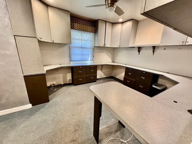 More Photos Of 14436 Whittier Blvd, Whittier General Retail For Sale