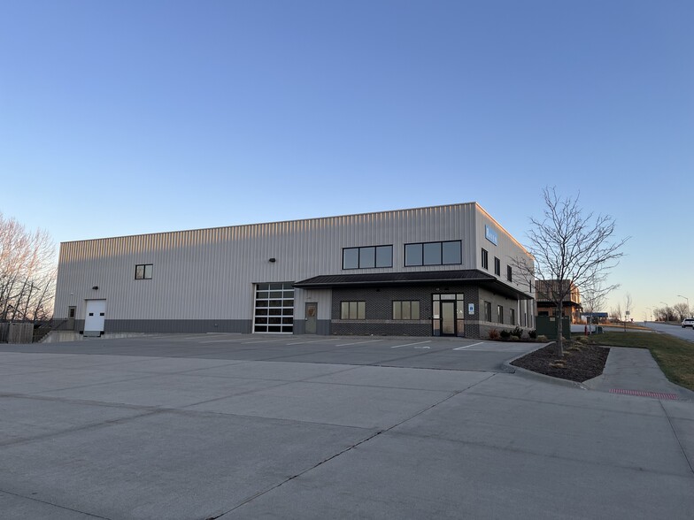 Primary Photo Of 1115 S Bell Ave, Ames Warehouse For Lease