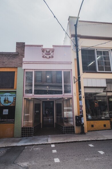 Primary Photo Of 32 Main St, Bisbee General Retail For Lease