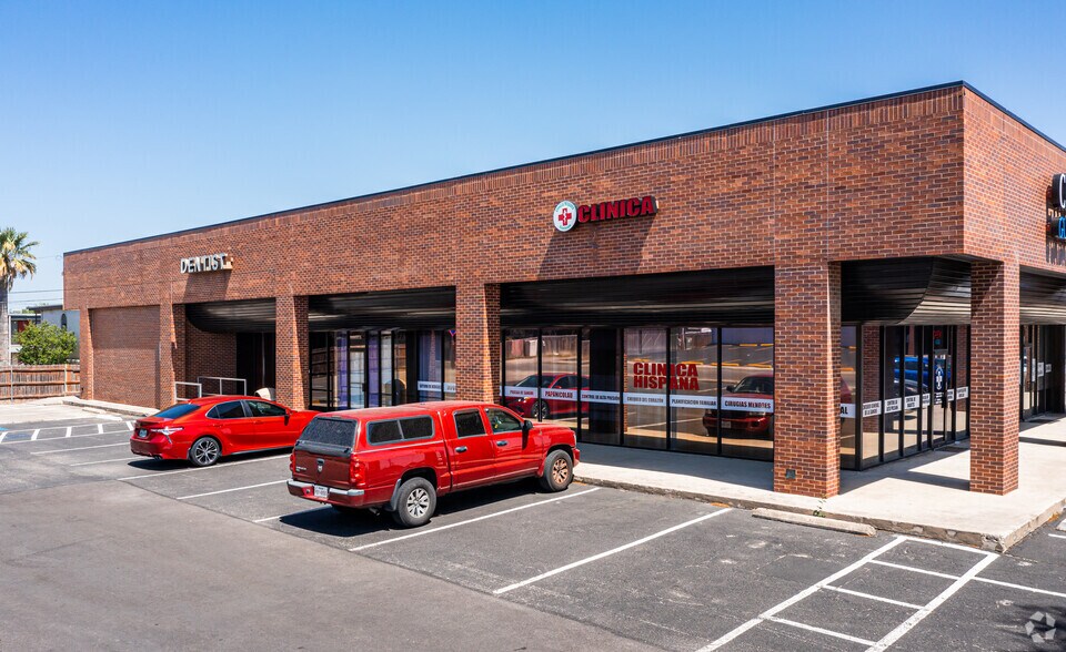 More Photos Of 6715 Bandera Rd, San Antonio Storefront For Lease