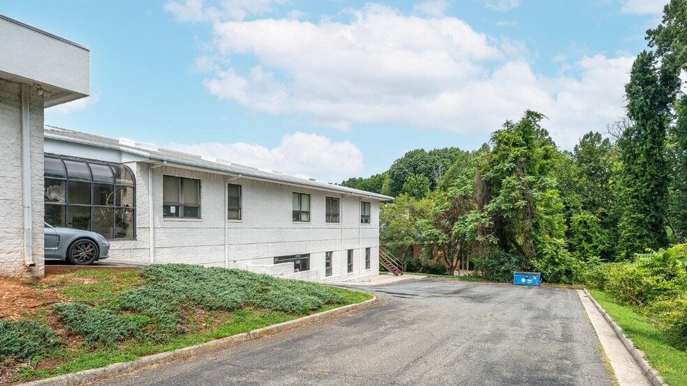 More Photos Of 7327 Timberlake Rd, Lynchburg Medical For Sale