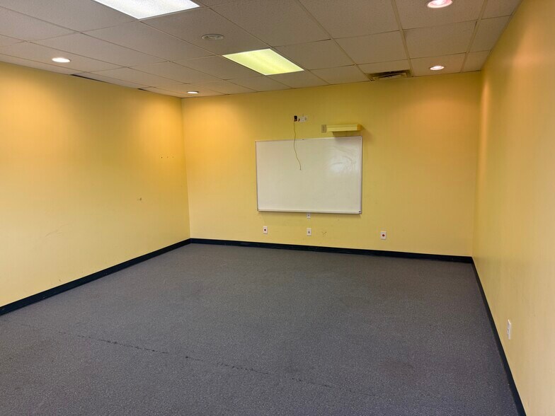 More Photos Of 5838-5868 Bigger Rd, Dayton Unknown For Lease