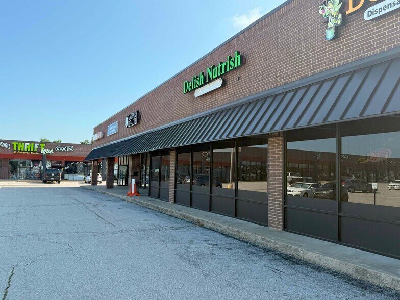 More Photos Of 2203-2205 W Main St, Norman Unknown For Lease