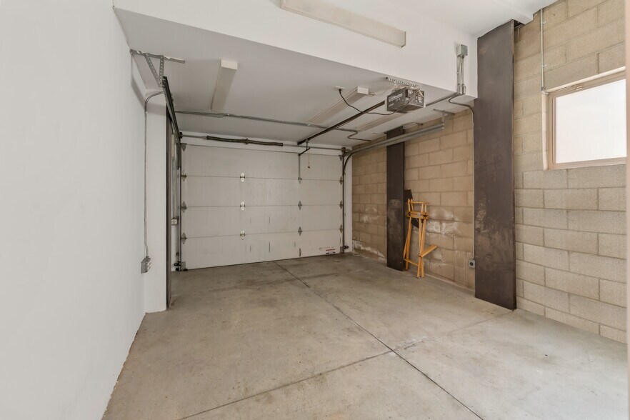 More Photos Of 631 N Larchmont Blvd #3, Los Angeles Office Residential For Lease