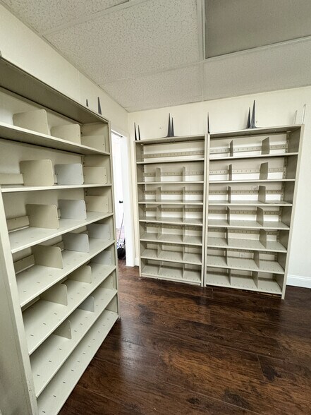 More Photos Of 3630 Almazan Dr, Dallas Medical For Lease