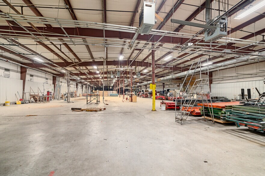 More Photos Of 713 E Austin Blvd, Nevada Warehouse For Lease