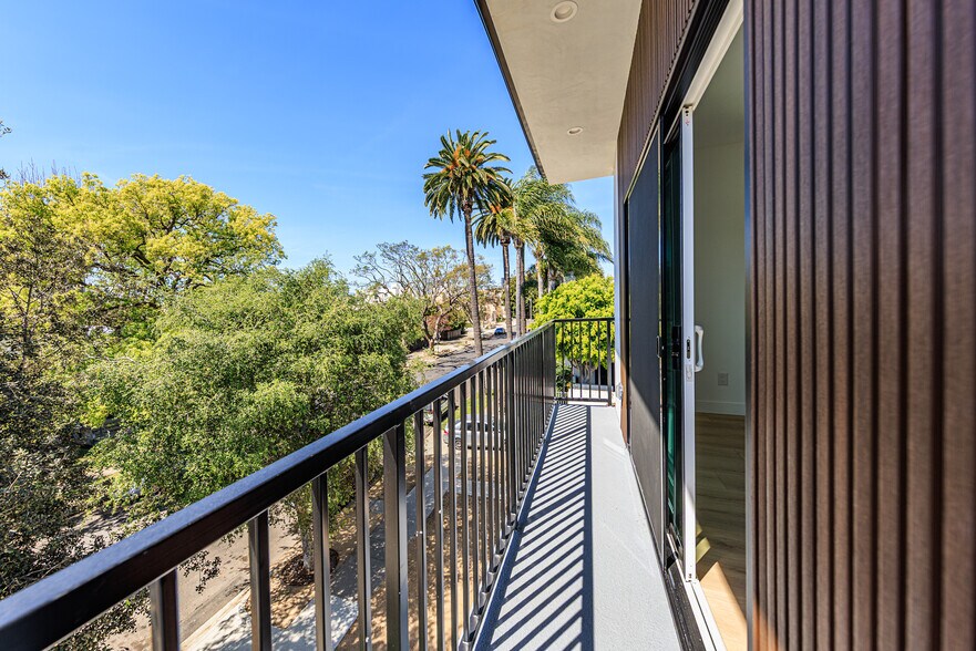 More Photos Of 1954-1958 Purdue Ave, Los Angeles Apartments For Sale