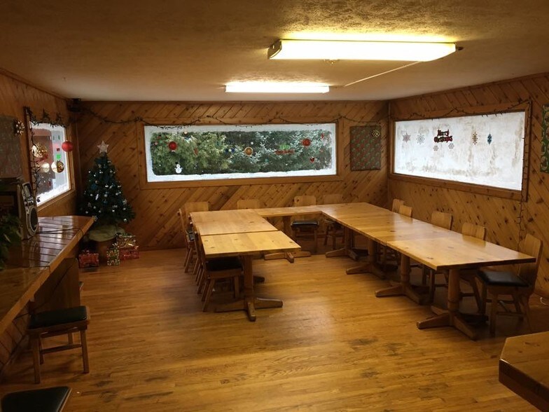 More Photos Of 9915 W 6 Mile Rd, Brimley Restaurant For Lease