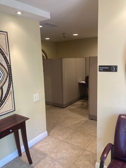 More Photos Of 4848 Colt St, Ventura Manufacturing For Sale