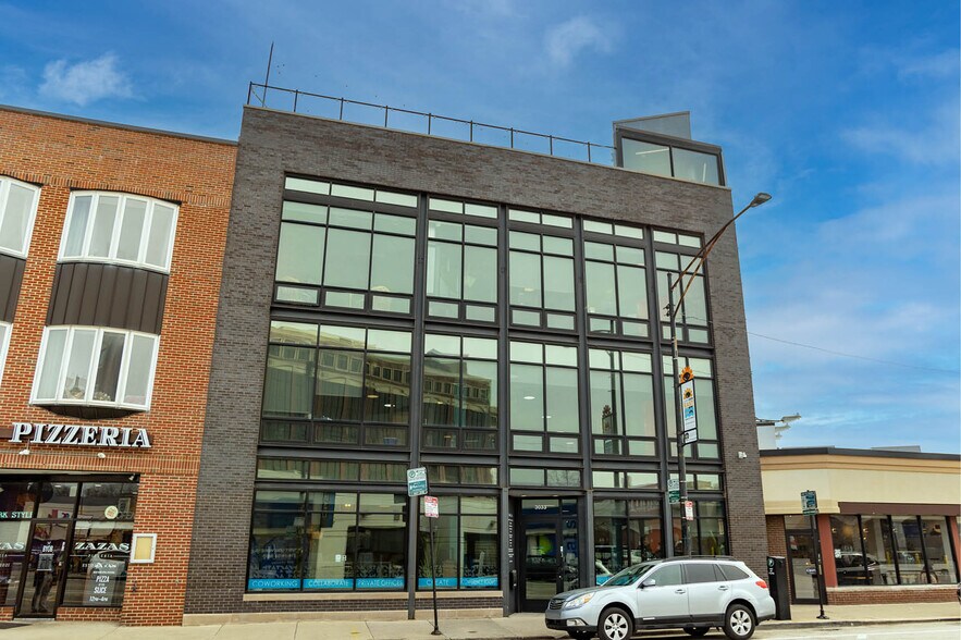 More Photos Of 3033-3035 N Clark St, Chicago Office For Sale
