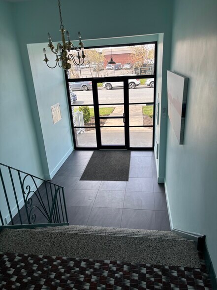 More Photos Of 3165 Rue De Mont-Royal, Saint-hubert Apartments For Sale