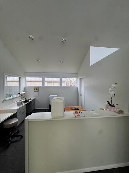 More Photos Of 3200 Sycamore Ct, Columbus Medical For Sale