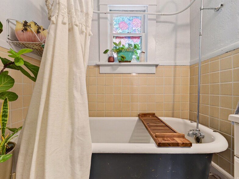 More Photos Of 457 E 100 S, Provo Apartments For Sale