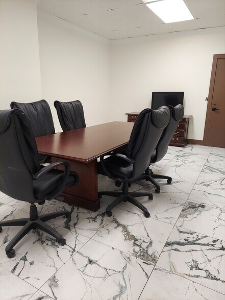 More Photos Of 8421 Baymeadows Way, Jacksonville Loft Creative Space For Lease