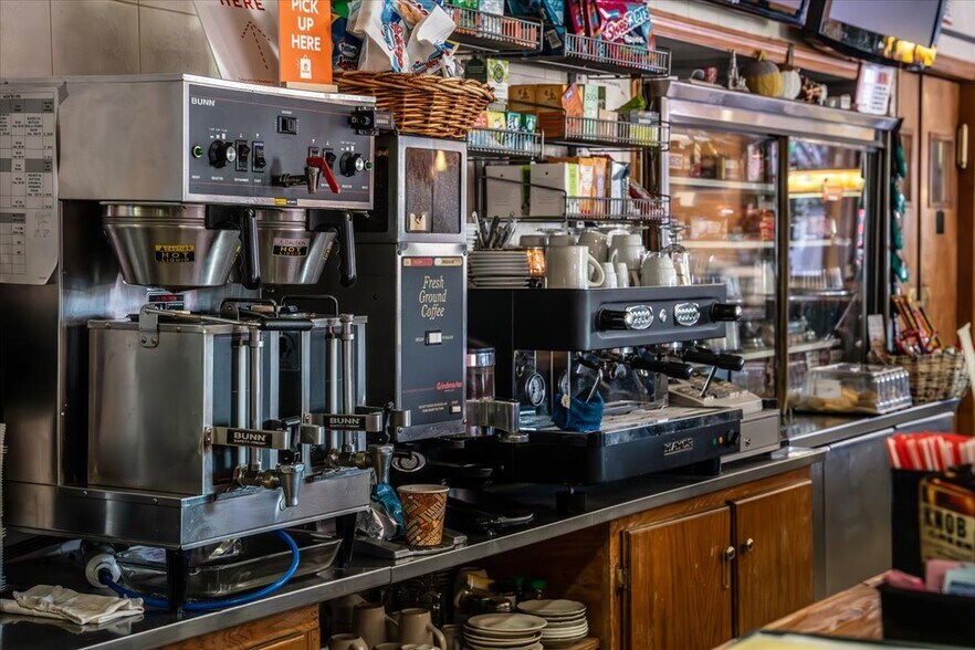 More Photos Of 217-219 Frelinghuysen Ave, Newark General Retail For Sale