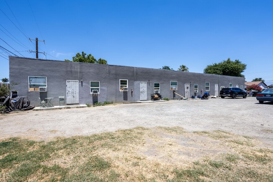 More Photos Of 113 Hopkins Ave, Bakersfield Apartments For Sale