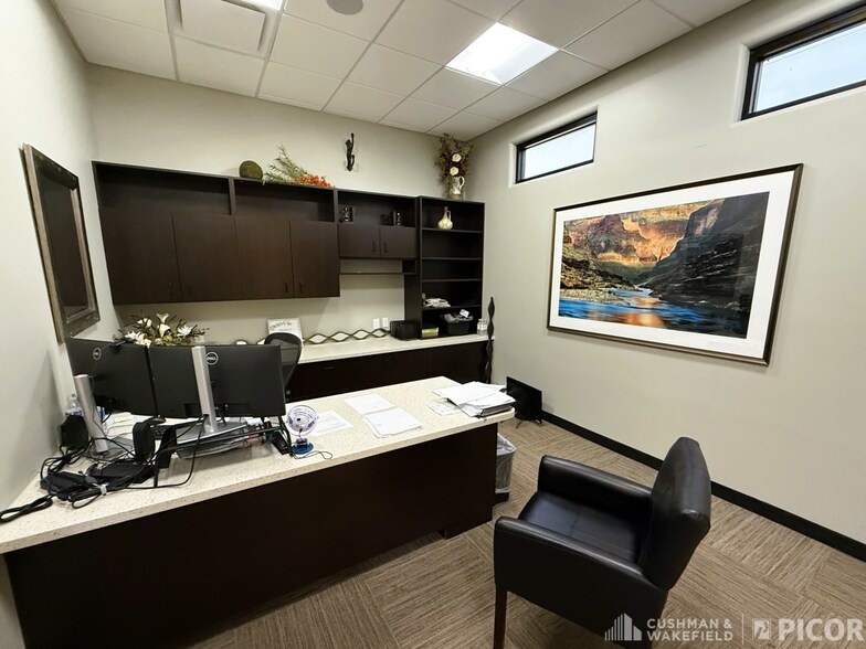 More Photos Of 90 W River Rd, Tucson Freestanding For Lease