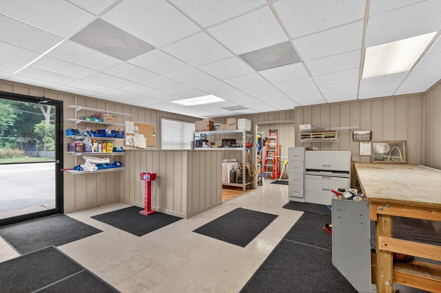 More Photos Of 638 Main St, Columbia Office For Sale