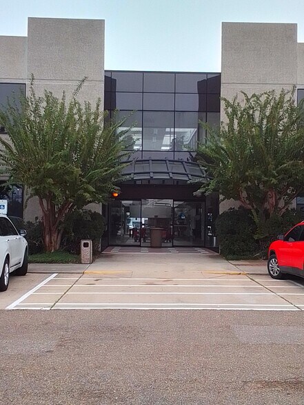 More Photos Of 5402 S Staples St, Corpus Christi Office For Lease