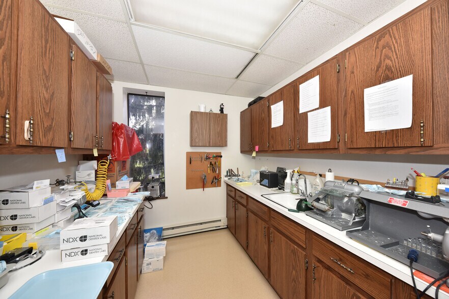 More Photos Of 7400 W Brown Deer Rd, Milwaukee Office For Sale