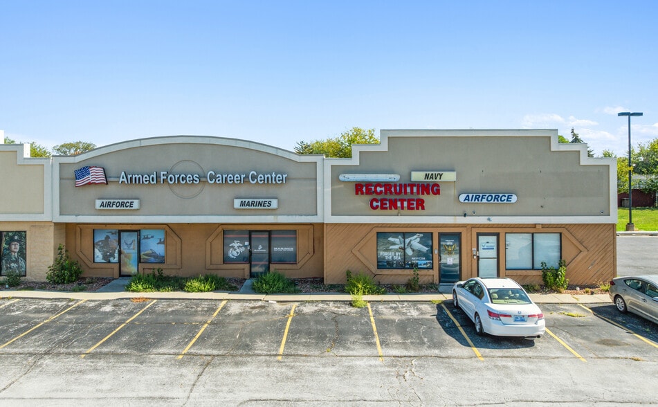 More Photos Of 503-559 S Reynolds Rd, Toledo Freestanding For Sale