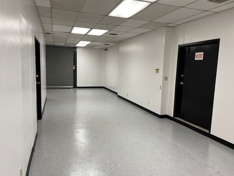 More Photos Of 477 Roland Way, Oakland Warehouse For Lease