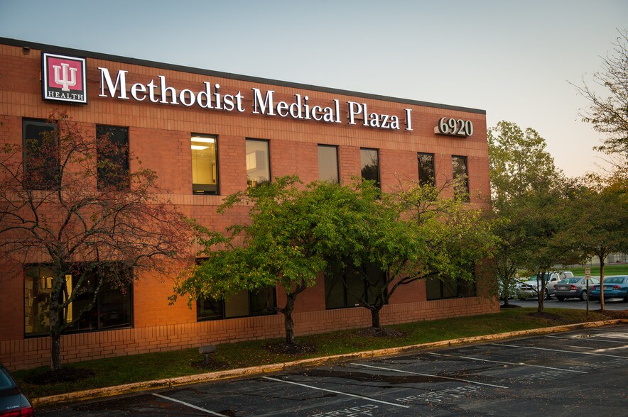 More Photos Of 6820 Parkdale Pl, Indianapolis Unknown For Lease