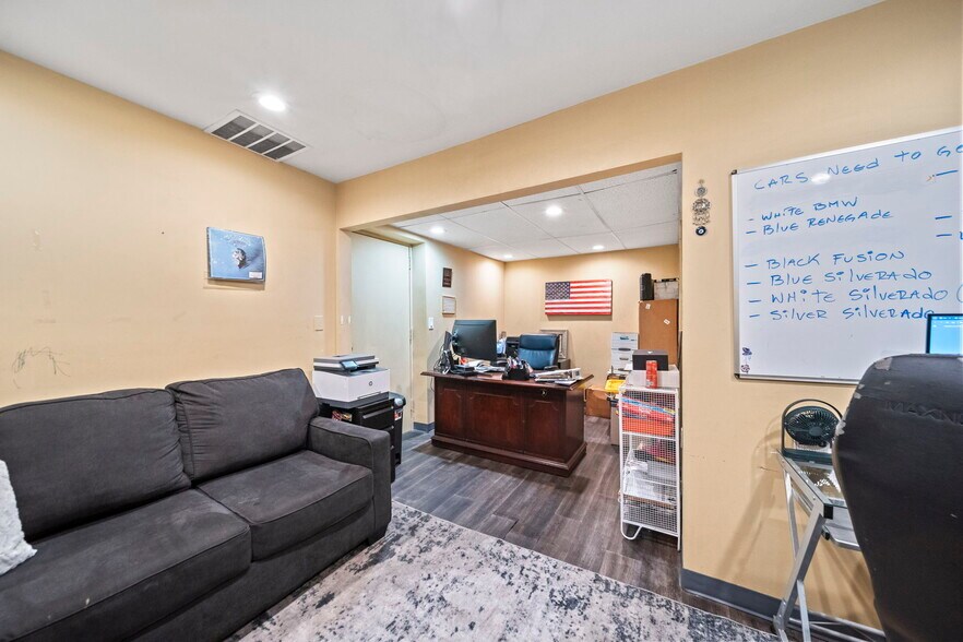 More Photos Of 5250 E Main St, Columbus Auto Dealership For Sale