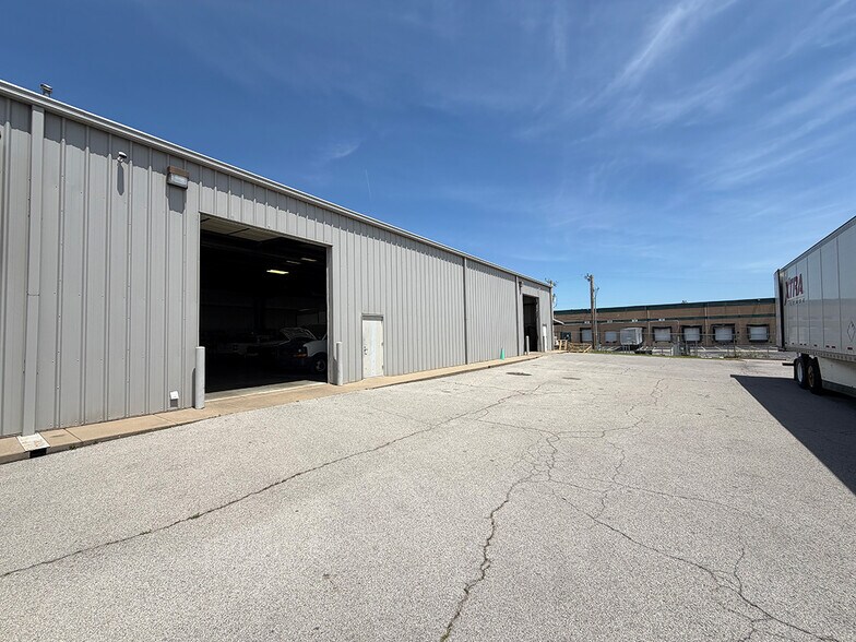 More Photos Of 1327 N 105th East Ave, Tulsa Warehouse For Lease