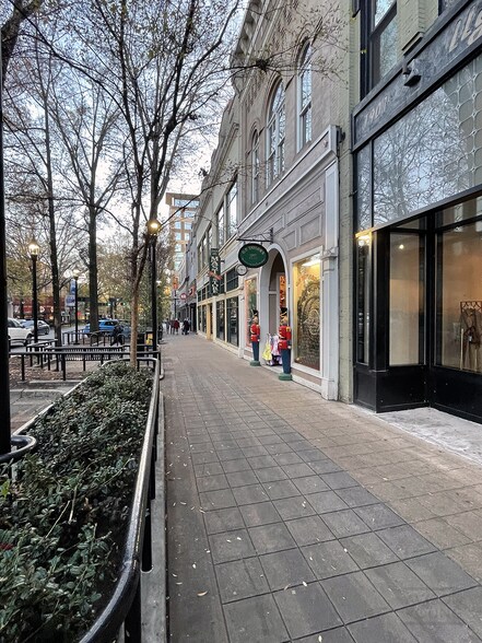 More Photos Of 125 N Main St, Greenville Loft Creative Space For Lease