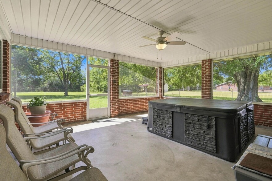 More Photos Of 7602 Kenya St, Jacksonville Specialty For Sale