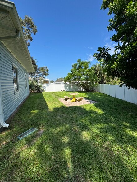 More Photos Of 2146 Alternate 19 N, Palm Harbor Office For Sale