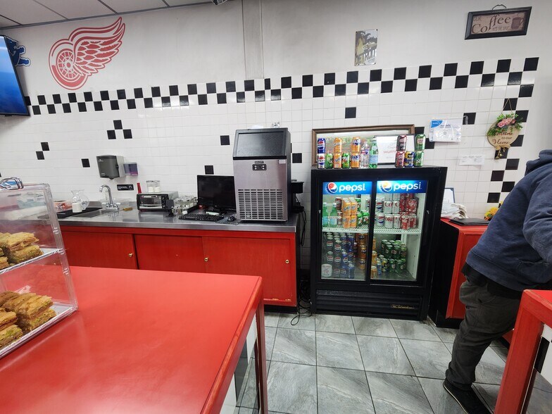 More Photos Of 1350-1500 S Lapeer Rd, Oxford Unknown For Lease