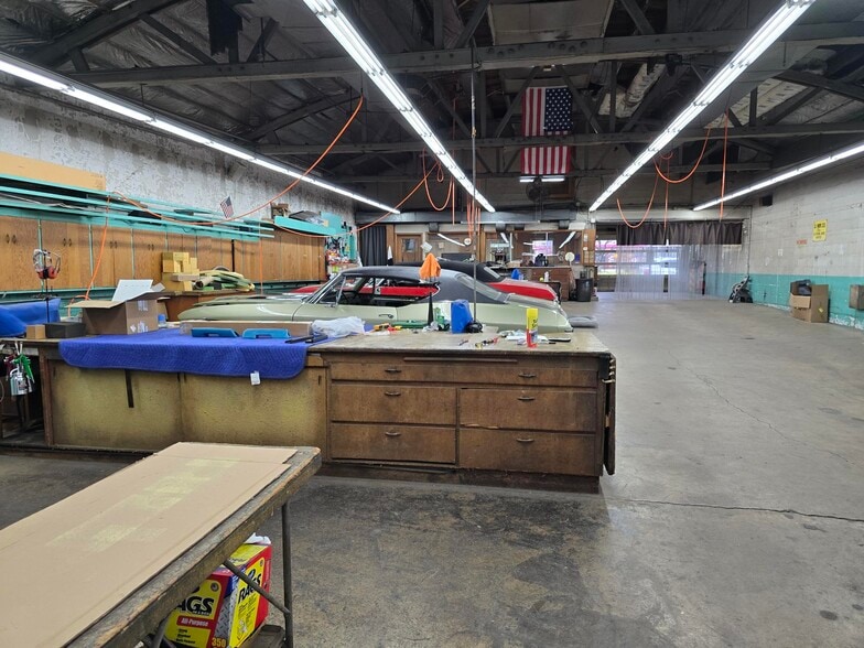 More Photos Of 6243 N Clark St, Chicago Storefront For Sale