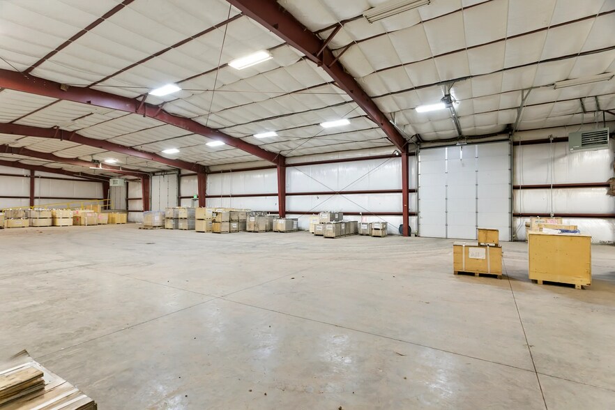 More Photos Of 3183 Highway 22 N, Dickinson Warehouse For Lease